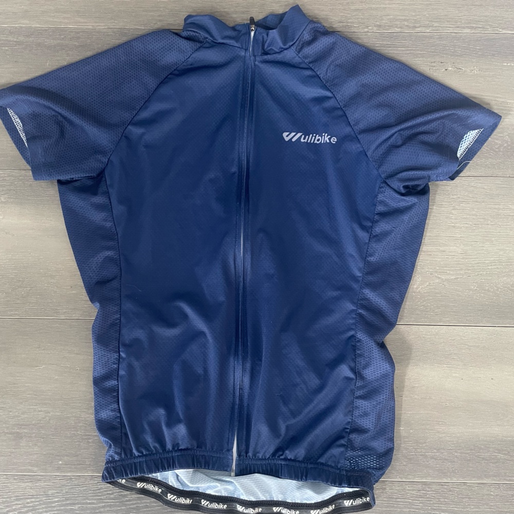Navy blue women’s bike jersey for cycling